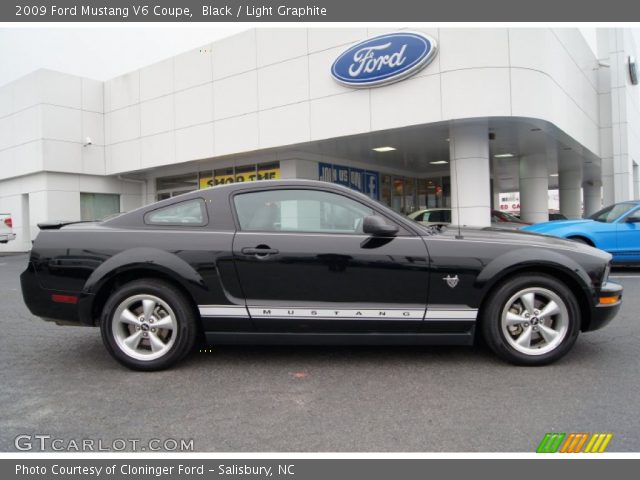 2009 Ford Mustang V6 Coupe in Black