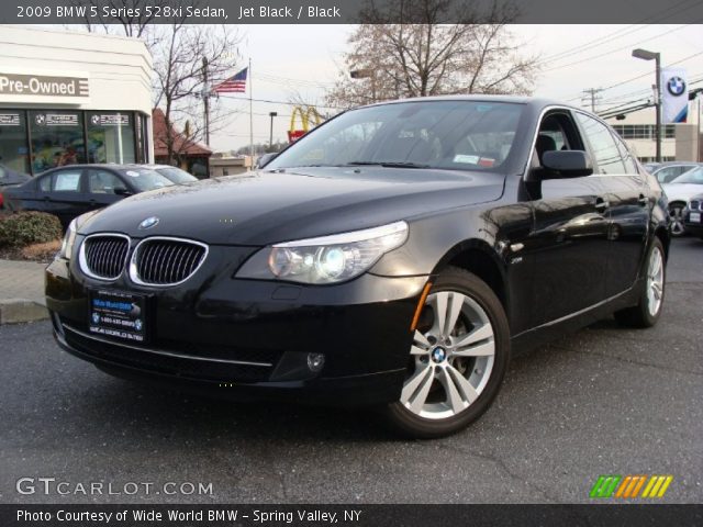 2009 BMW 5 Series 528xi Sedan in Jet Black