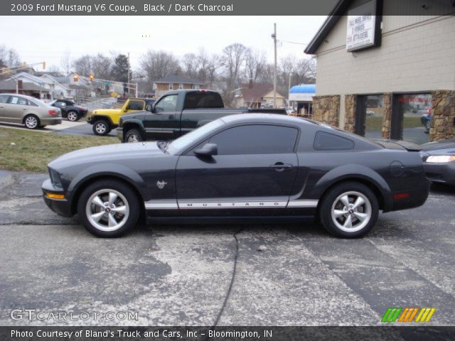 2009 Ford Mustang V6 Coupe in Black