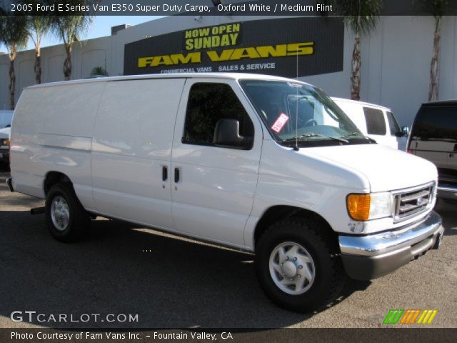 2005 Ford E Series Van E350 Super Duty Cargo in Oxford White