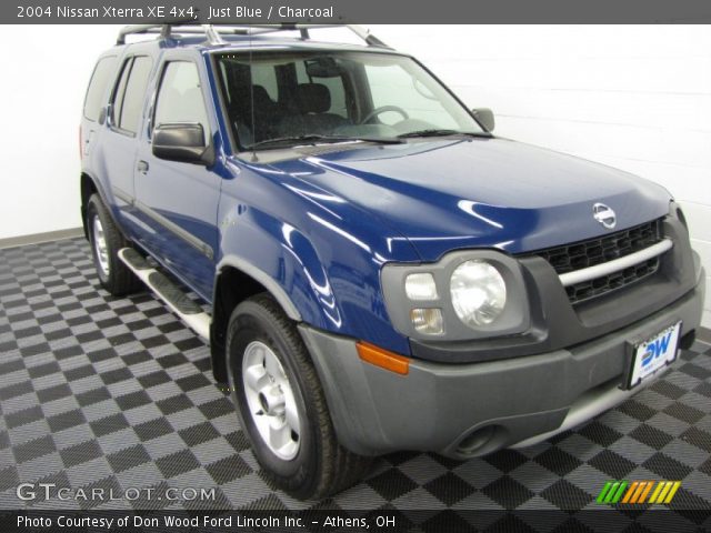 2004 Nissan Xterra XE 4x4 in Just Blue