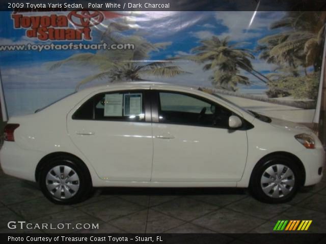 2009 Toyota Yaris Sedan in Polar White