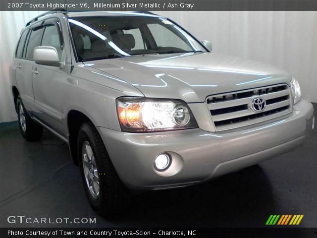 2007 Toyota Highlander V6 in Millenium Silver Metallic