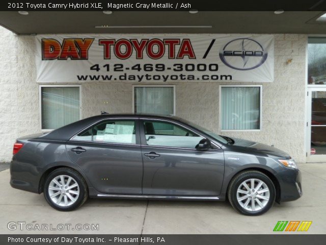 2012 Toyota Camry Hybrid XLE in Magnetic Gray Metallic