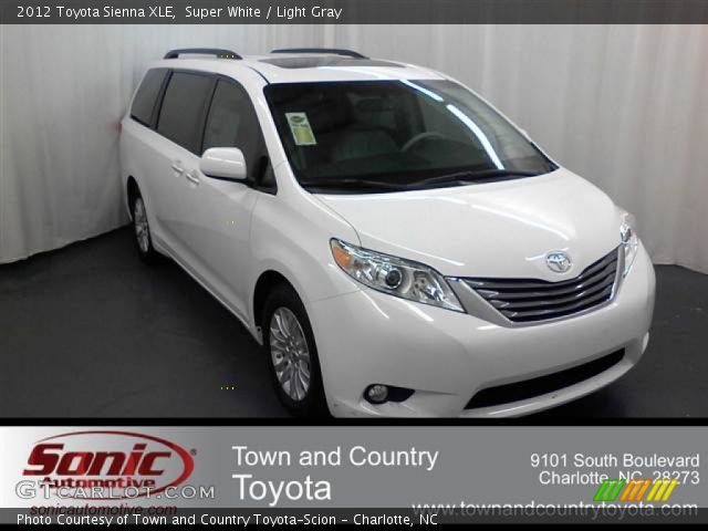 2012 Toyota Sienna XLE in Super White
