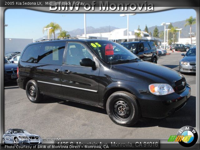 2005 Kia Sedona LX in Midnight Black