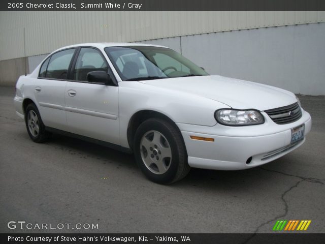 2005 Chevrolet Classic  in Summit White