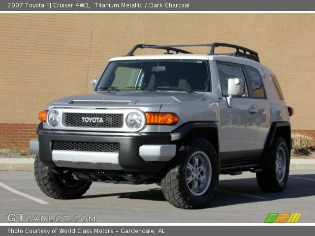 2007 Toyota FJ Cruiser 4WD in Titanium Metallic