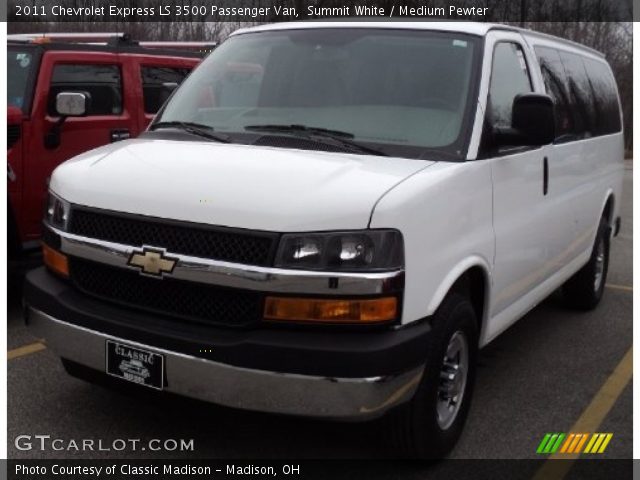 2011 Chevrolet Express LS 3500 Passenger Van in Summit White
