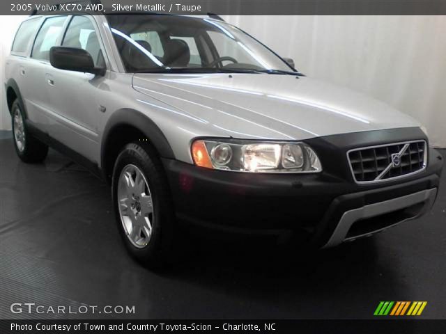 2005 Volvo XC70 AWD in Silver Metallic