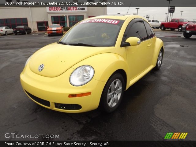 2007 Volkswagen New Beetle 2.5 Coupe in Sunflower Yellow