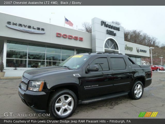 2007 Chevrolet Avalanche LTZ 4WD in Black