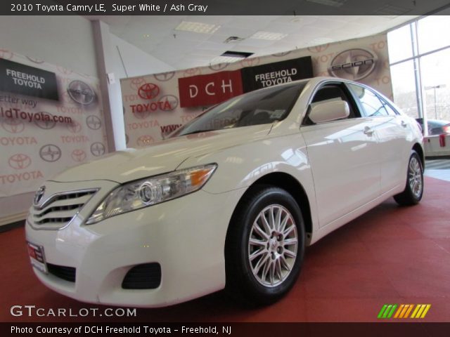 2010 Toyota Camry LE in Super White