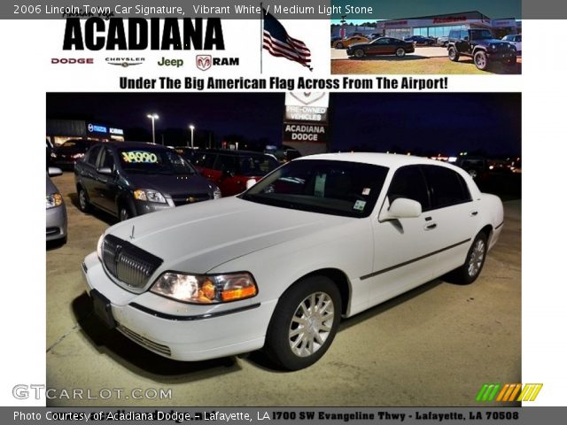 2006 Lincoln Town Car Signature in Vibrant White