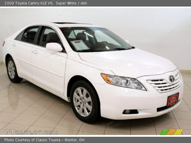 2009 Toyota Camry XLE V6 in Super White