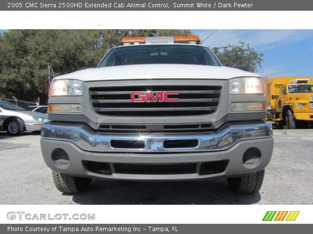 2005 GMC Sierra 2500HD Extended Cab Animal Control in Summit White