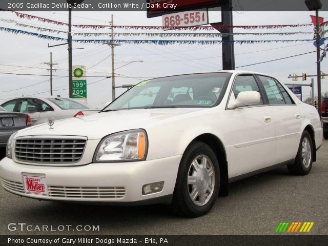 2005 Cadillac DeVille Sedan in Cotillion White