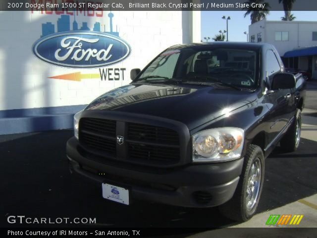 2007 Dodge Ram 1500 ST Regular Cab in Brilliant Black Crystal Pearl