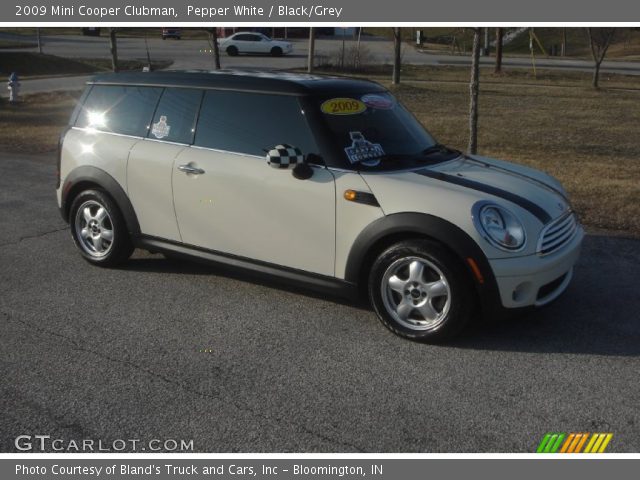 2009 Mini Cooper Clubman in Pepper White