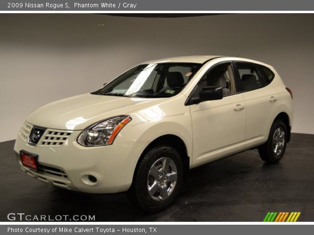 2009 Nissan Rogue S in Phantom White