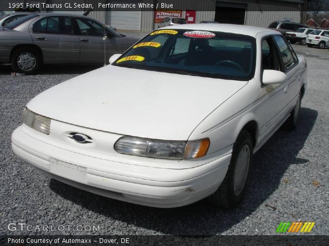 1995 Ford Taurus GL Sedan in Performance White