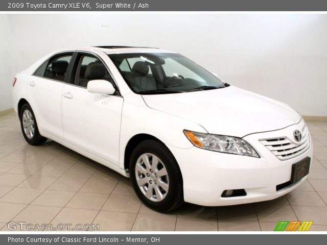 2009 Toyota Camry XLE V6 in Super White