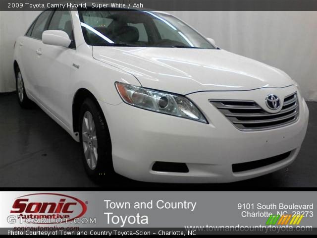 2009 Toyota Camry Hybrid in Super White