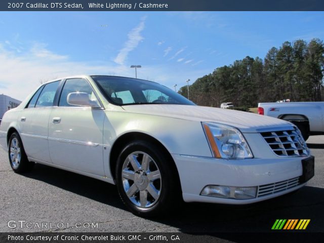 2007 Cadillac DTS Sedan in White Lightning