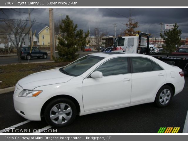 2007 Toyota Camry LE in Super White