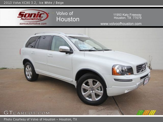 2013 Volvo XC90 3.2 in Ice White