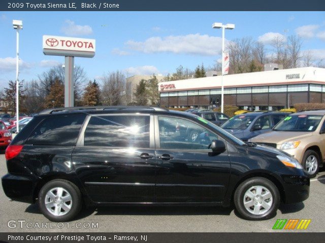 2009 Toyota Sienna LE in Black