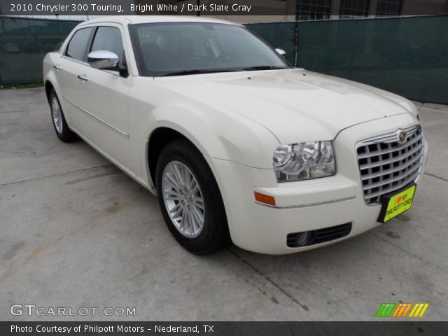 2010 Chrysler 300 Touring in Bright White