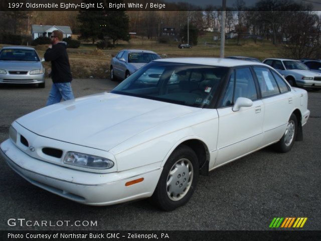 1997 Oldsmobile Eighty-Eight LS in Bright White