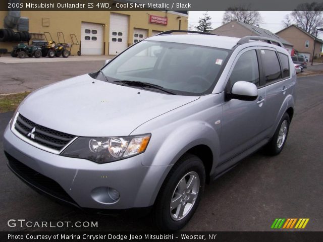 2009 Mitsubishi Outlander ES 4WD in Cool Silver Metallic