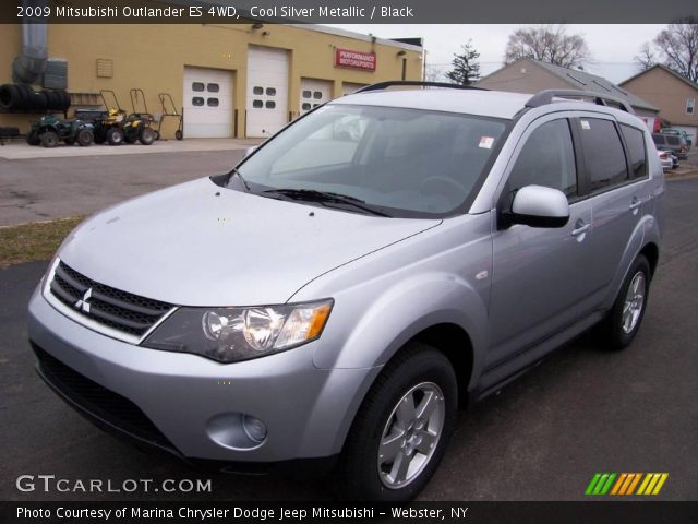 2009 Mitsubishi Outlander ES 4WD in Cool Silver Metallic