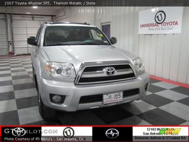2007 Toyota 4Runner SR5 in Titanium Metallic