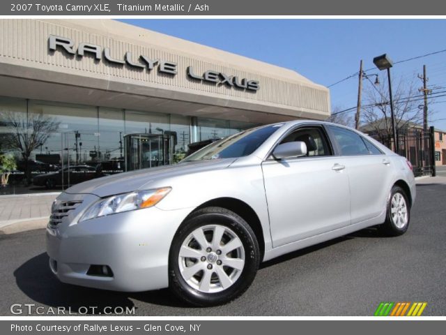 2007 Toyota Camry XLE in Titanium Metallic