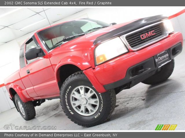 2002 GMC Sonoma SLS Extended Cab 4x4 in Fire Red