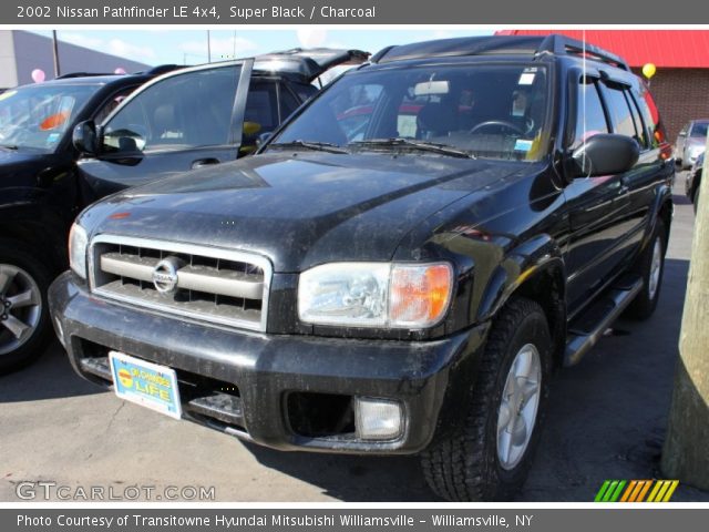 2002 Nissan Pathfinder LE 4x4 in Super Black