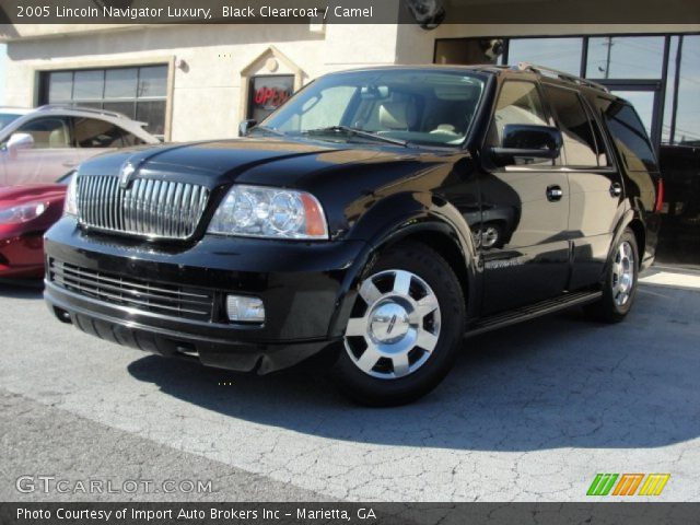 2005 Lincoln Navigator Luxury in Black Clearcoat