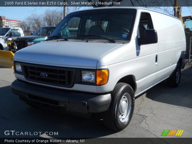 2005 Ford E Series Van E150 Cargo in Silver Metallic