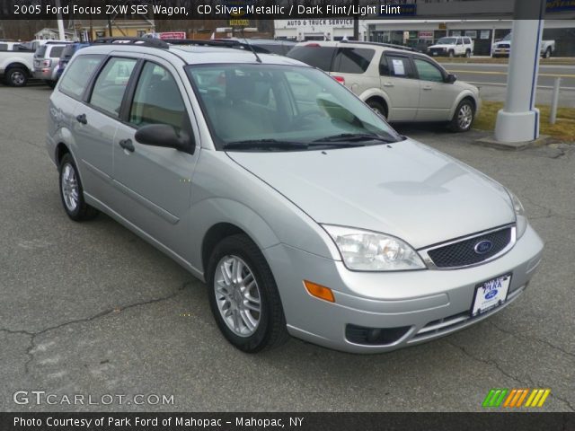 2005 Ford Focus ZXW SES Wagon in CD Silver Metallic