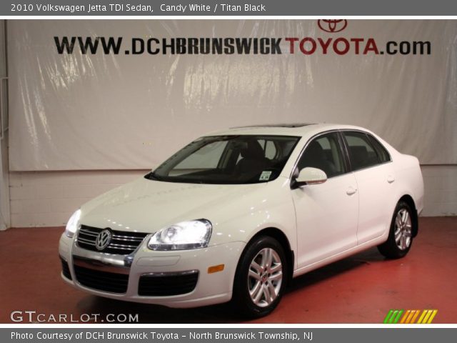 2010 Volkswagen Jetta TDI Sedan in Candy White