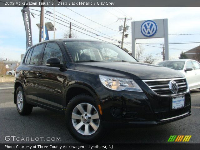 2009 Volkswagen Tiguan S in Deep Black Metallic