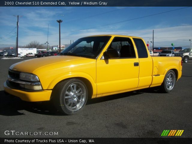 2003 Chevrolet S10 Extended Cab in Yellow