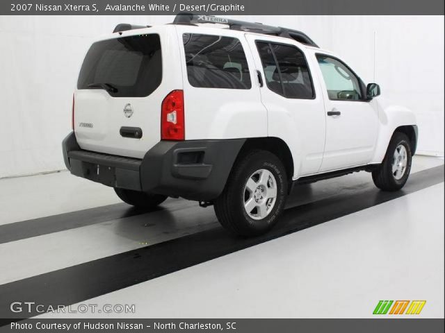 2007 Nissan Xterra S in Avalanche White