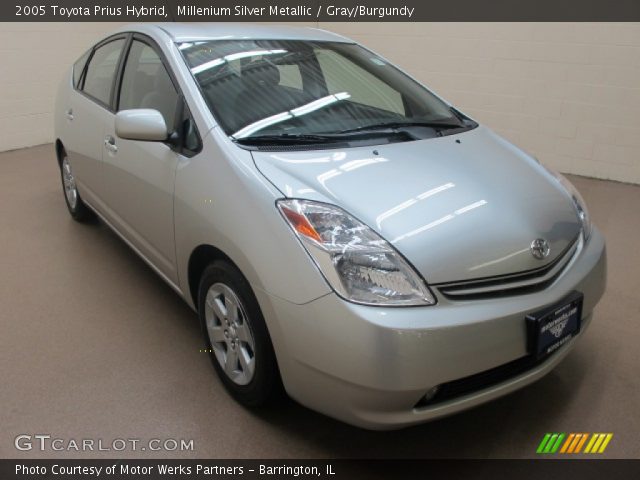 2005 Toyota Prius Hybrid in Millenium Silver Metallic