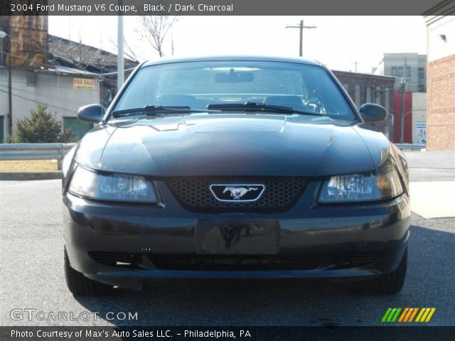 2004 Ford Mustang V6 Coupe in Black