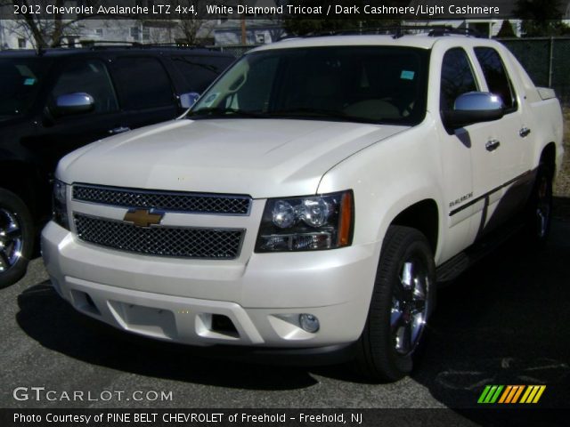 2012 Chevrolet Avalanche LTZ 4x4 in White Diamond Tricoat