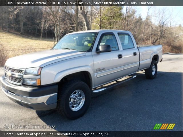 2005 Chevrolet Silverado 2500HD LS Crew Cab 4x4 in Silver Birch Metallic